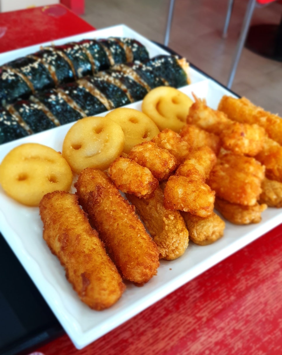 빨간떡볶이&빨간김밥 이미지