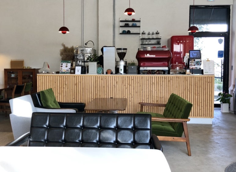 have a seat(해브어싯) 이미지