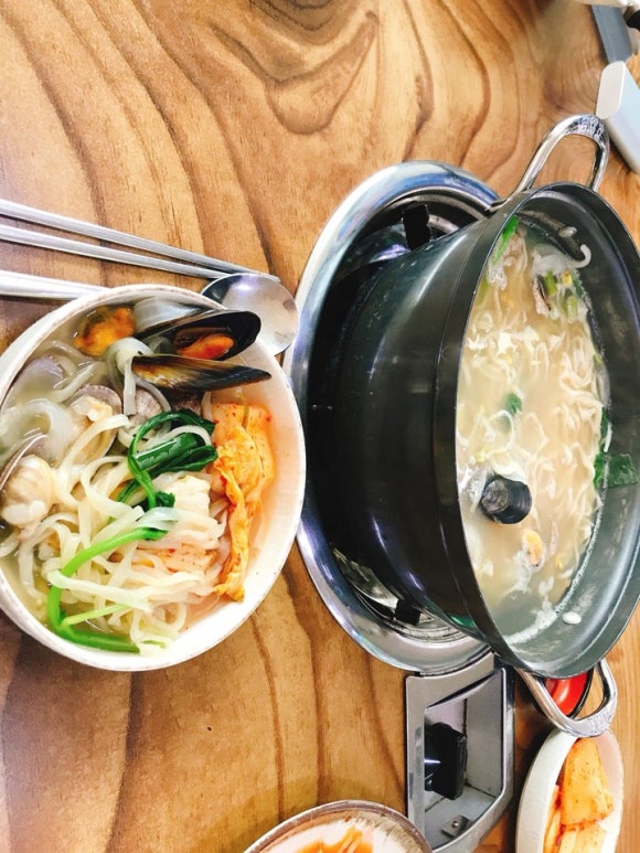 얼큰칼국수 이미지
