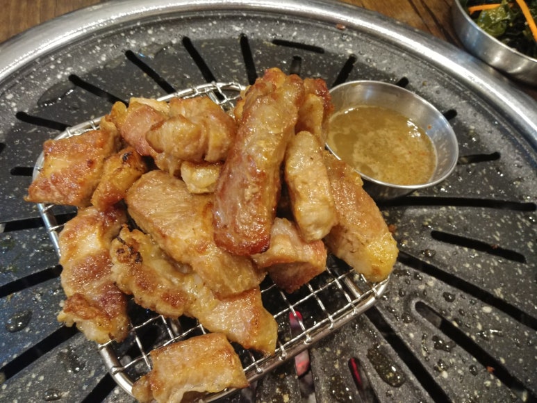 육돈숯불구이 이미지