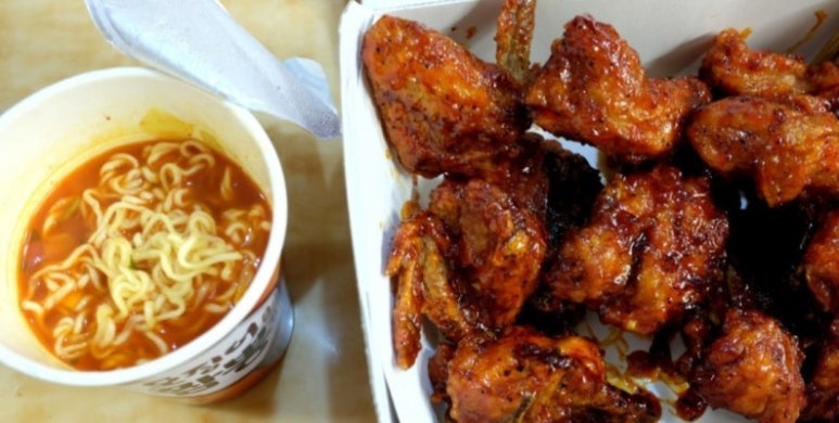 와요치킨 이미지