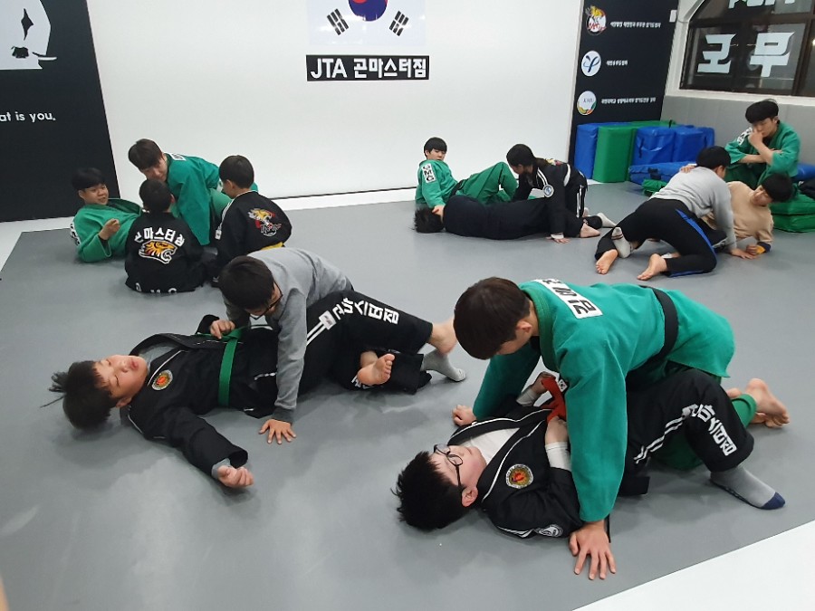 곤마스터짐 이미지