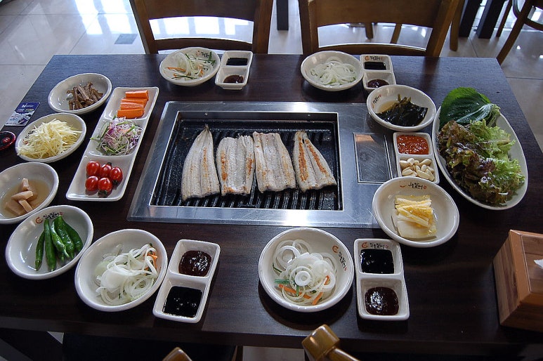 힘쎈민물장어 이미지