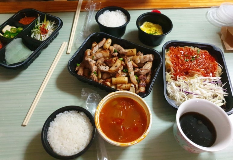 놀부보쌈김치찜삼겹본능 이미지