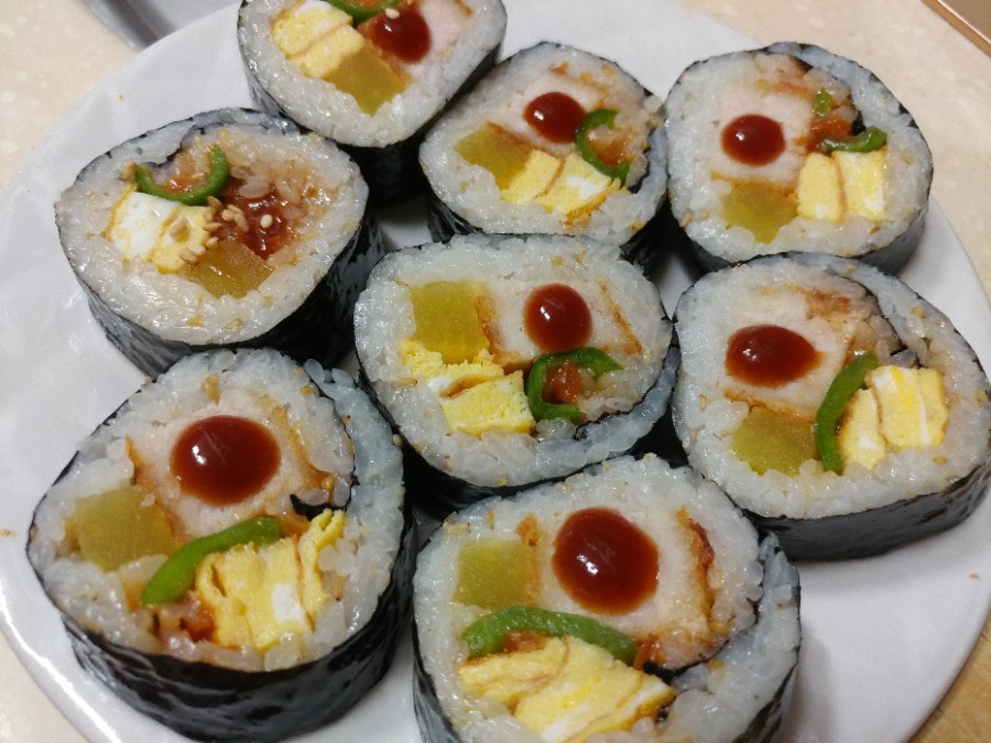 김밥과돈까스 이미지