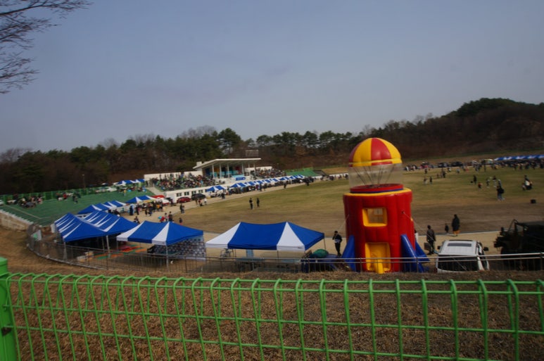 충북보건과학대학교 운동장 이미지