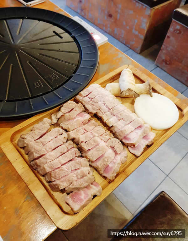 73명품도야지 이미지