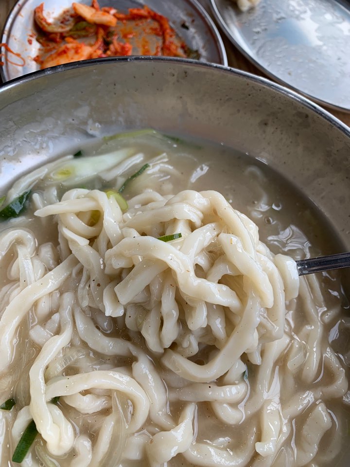 홍칼국수 이미지