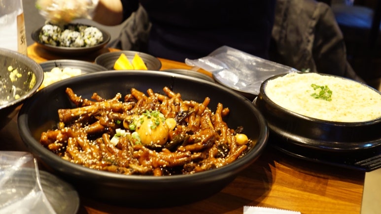 송송닭발 이미지