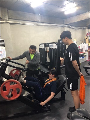 휘트니스에이든 이미지