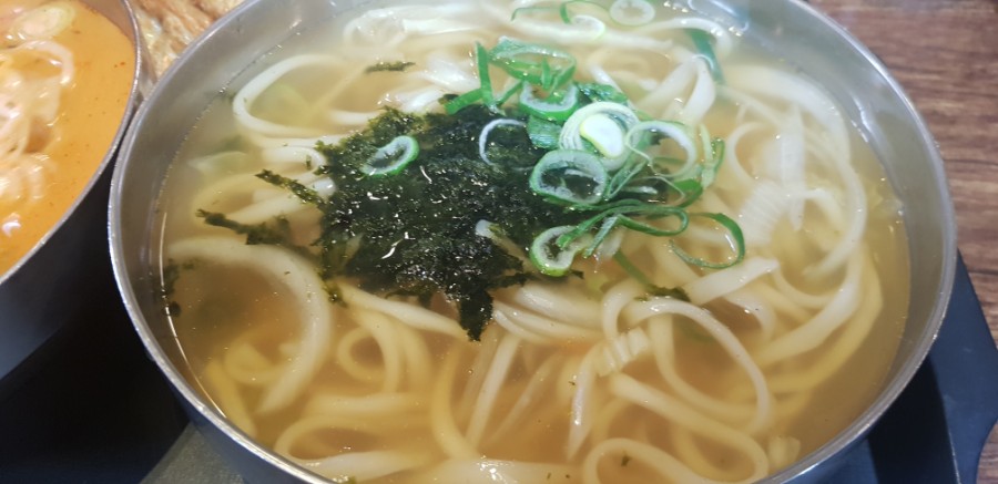 멸치칼국수·만둣국 이미지