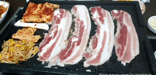 돼지랑이삼겹살 이미지