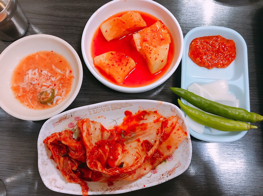 얼큰이 순대국 감자탕 이미지