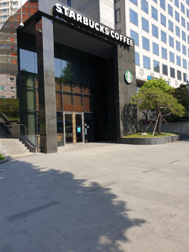 스타벅스 충정로역점 이미지