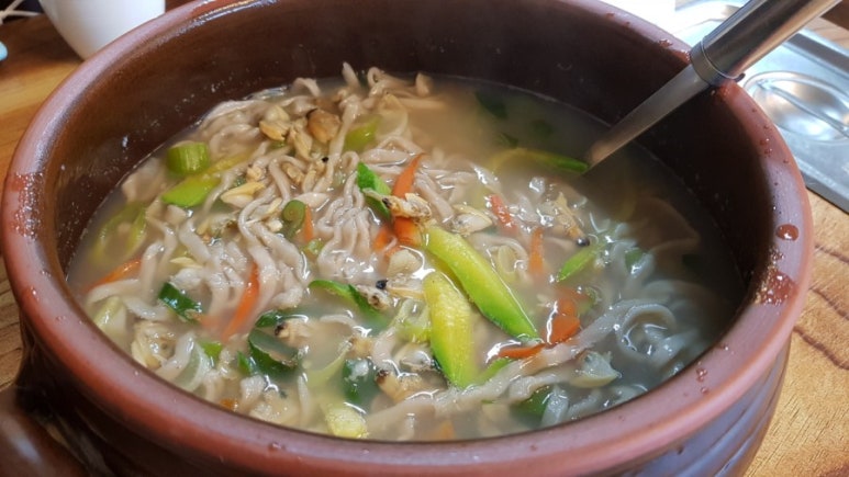 봉가우리밀손칼국수 이미지