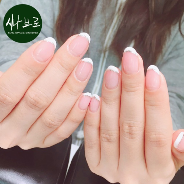 화이트(white)네일 이미지