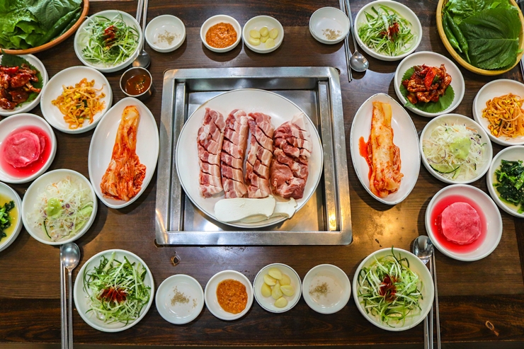 포도원흑돼지 이미지