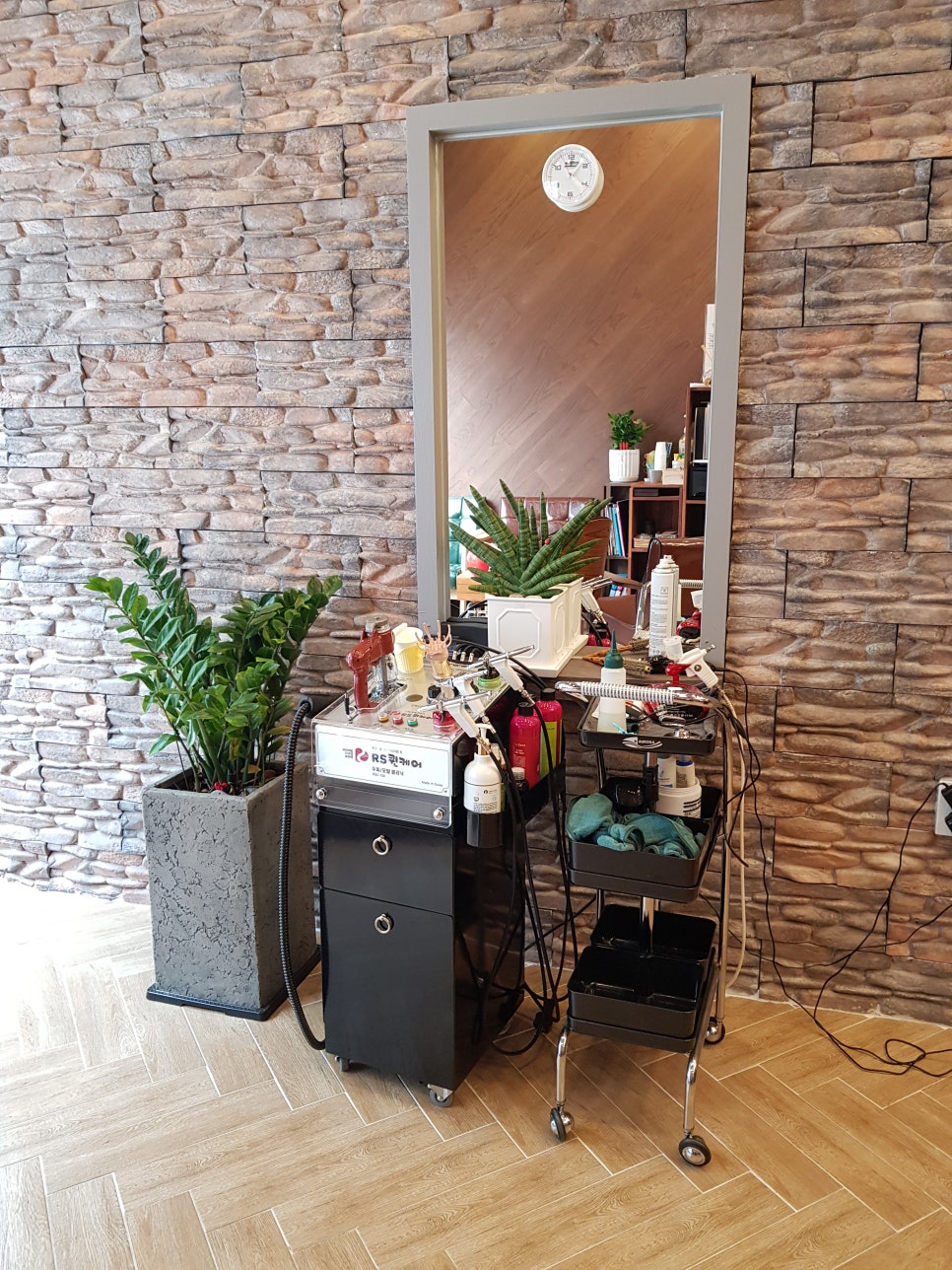 내자살롱 이미지