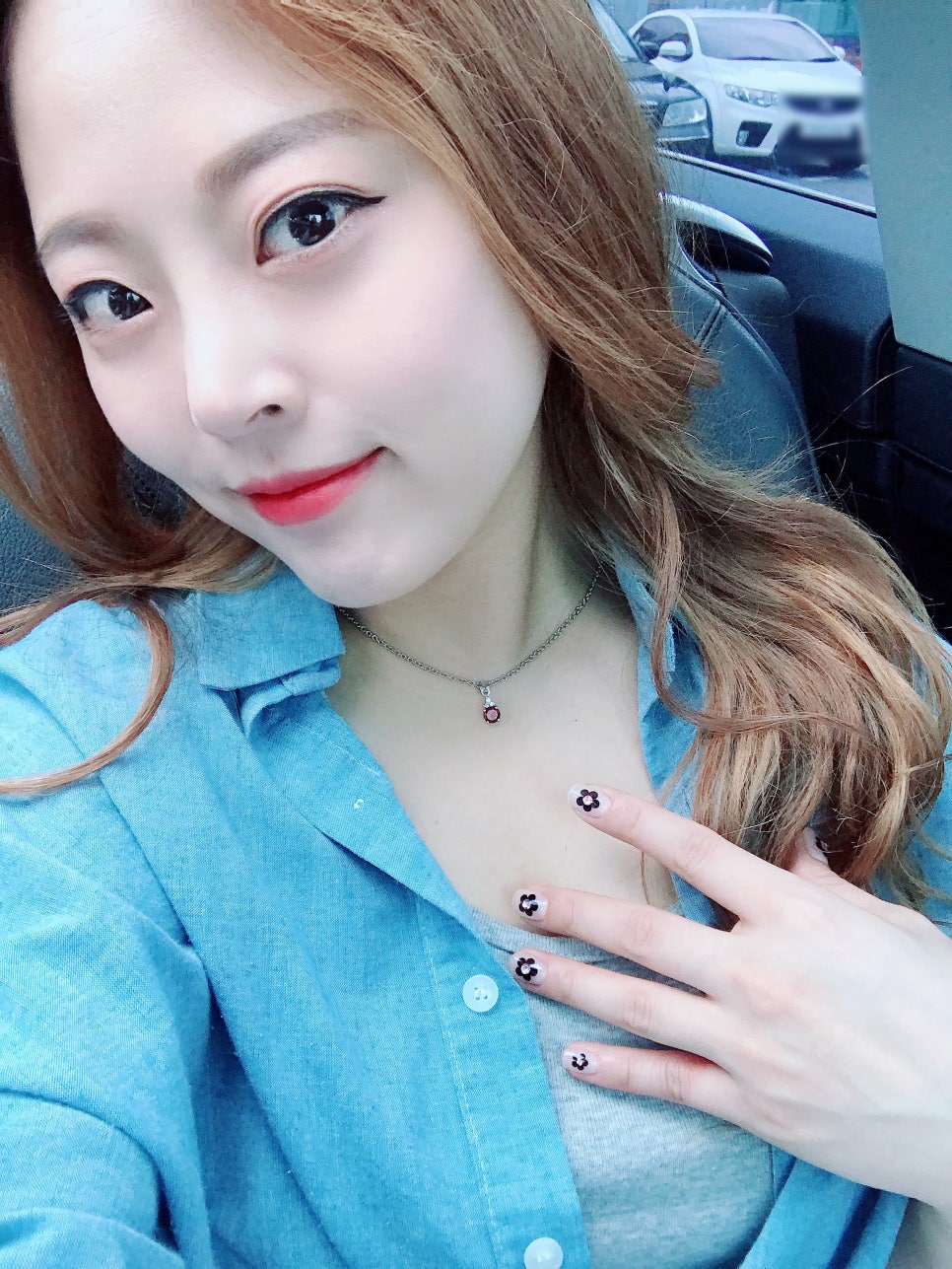 네일;일랑 이미지