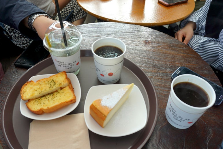 커피온더레일 이미지