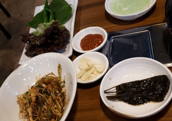 산들마당솥뚜껑삼겹살 이미지