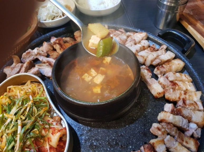 맛나삼겹살 이미지