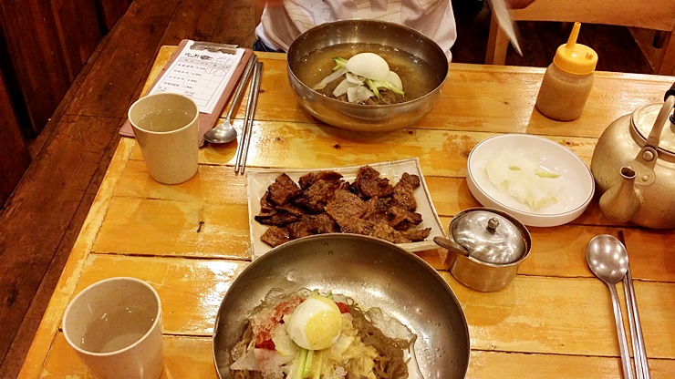 육쌈냉면 이미지