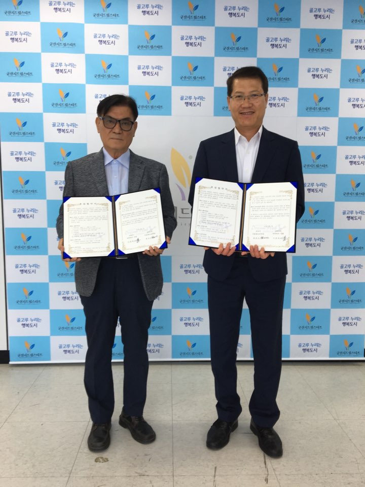 자연속에사람 이미지