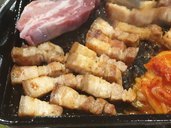 강변흑돼지 이미지