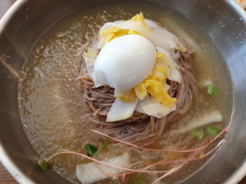 국수랑지짐이랑 이미지