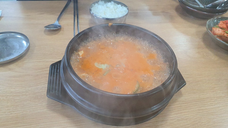 알콩달콩돼지김치찌개 이미지