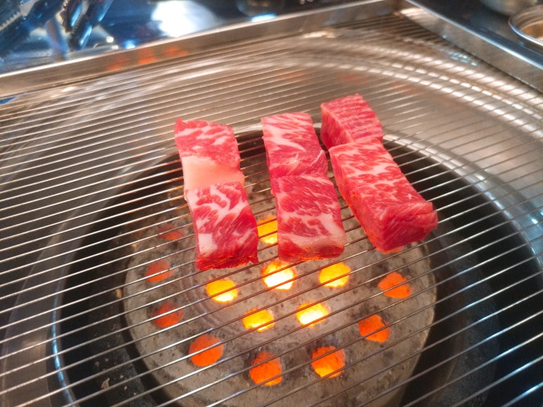 깍뚝연탄구이 이미지