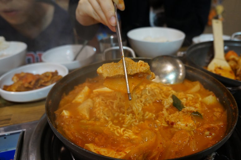 맛나김치찌개 이미지