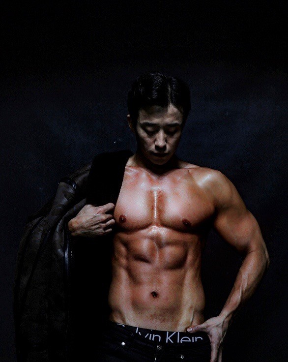 휘트니스GQ 이미지
