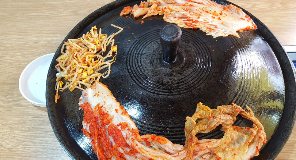 ssack쓰리솥뚜껑김치삼겹살 이미지