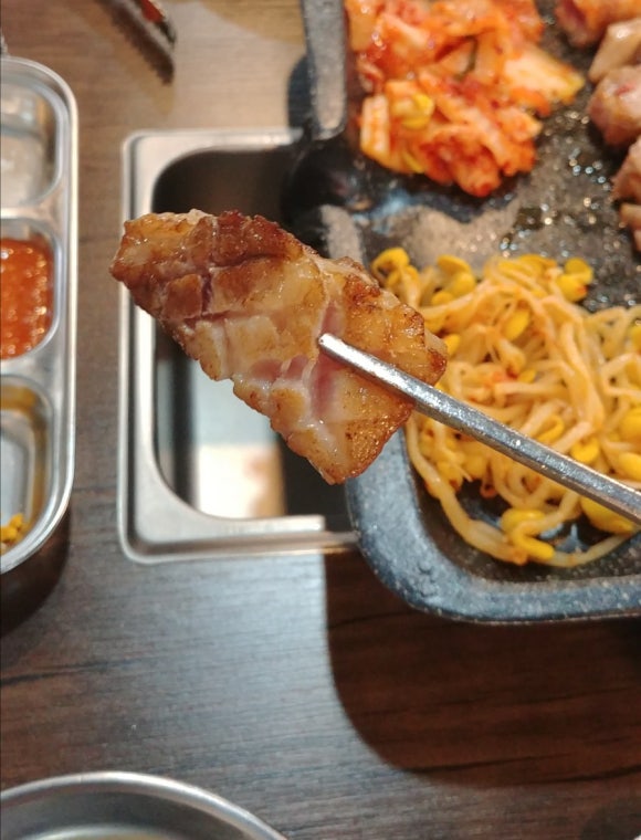 꽃피는꽃삼겹 이미지