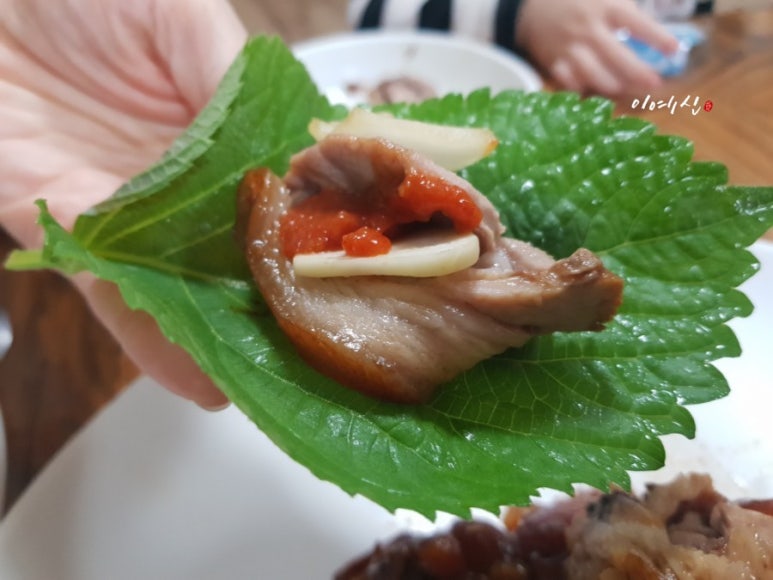 석원족발 이미지