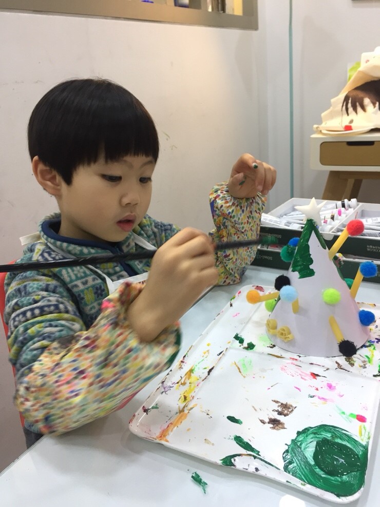꼬깔모자 이미지