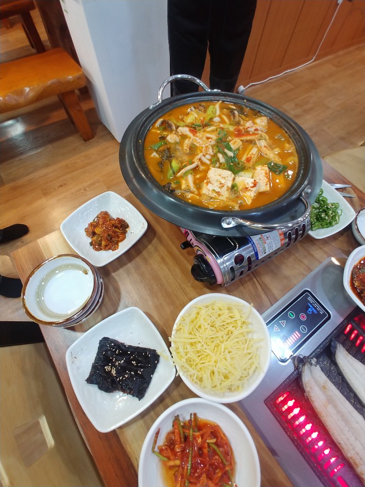 명품숯불민물장어 이미지