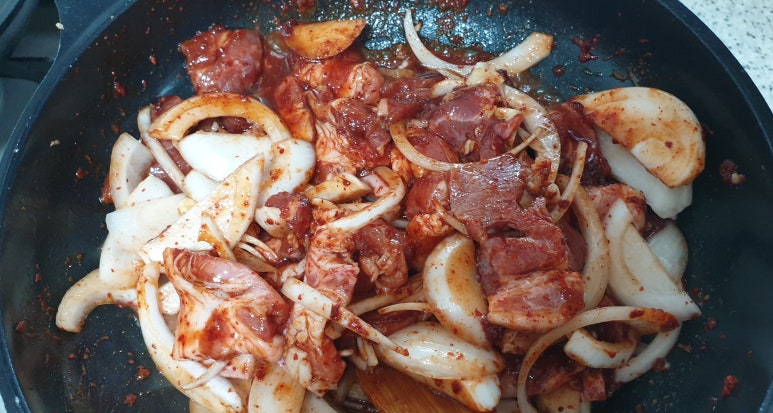 고기듬뿍두루치기 이미지
