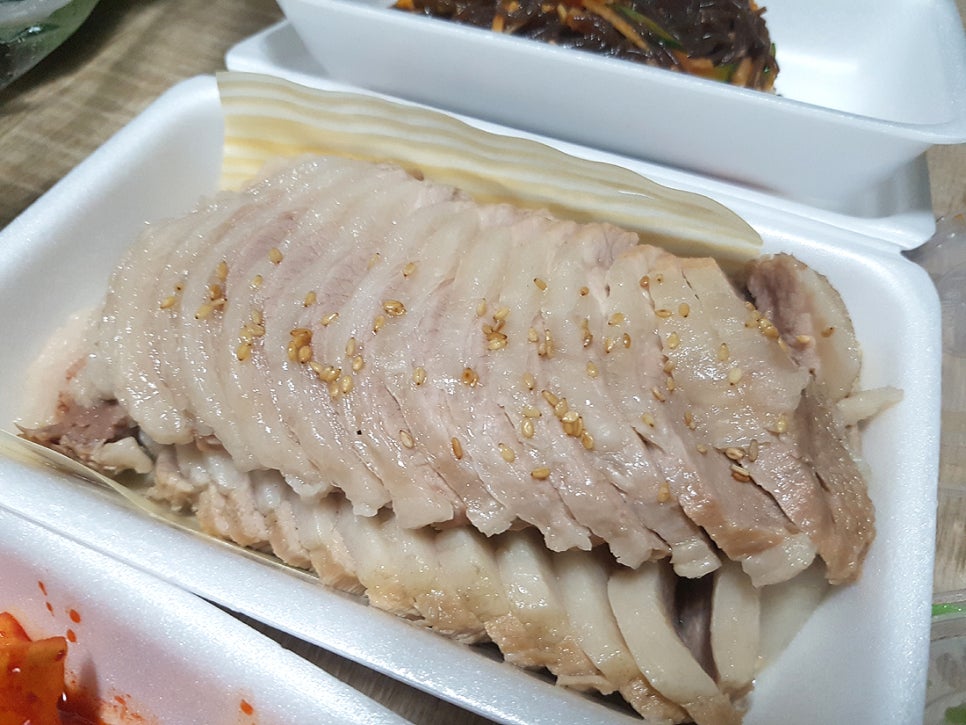 다돈왕족발 이미지
