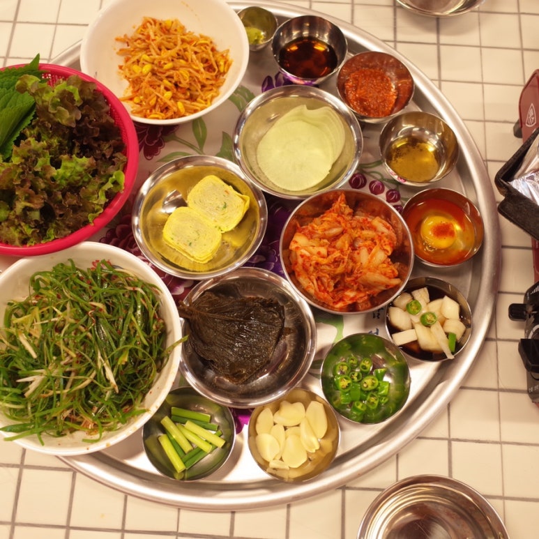 욱이네식당 이미지