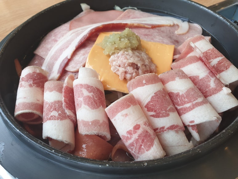 엉클 부대찌개 이미지