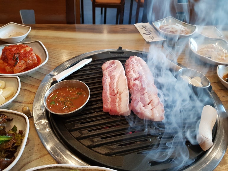 교동흑돼지 이미지