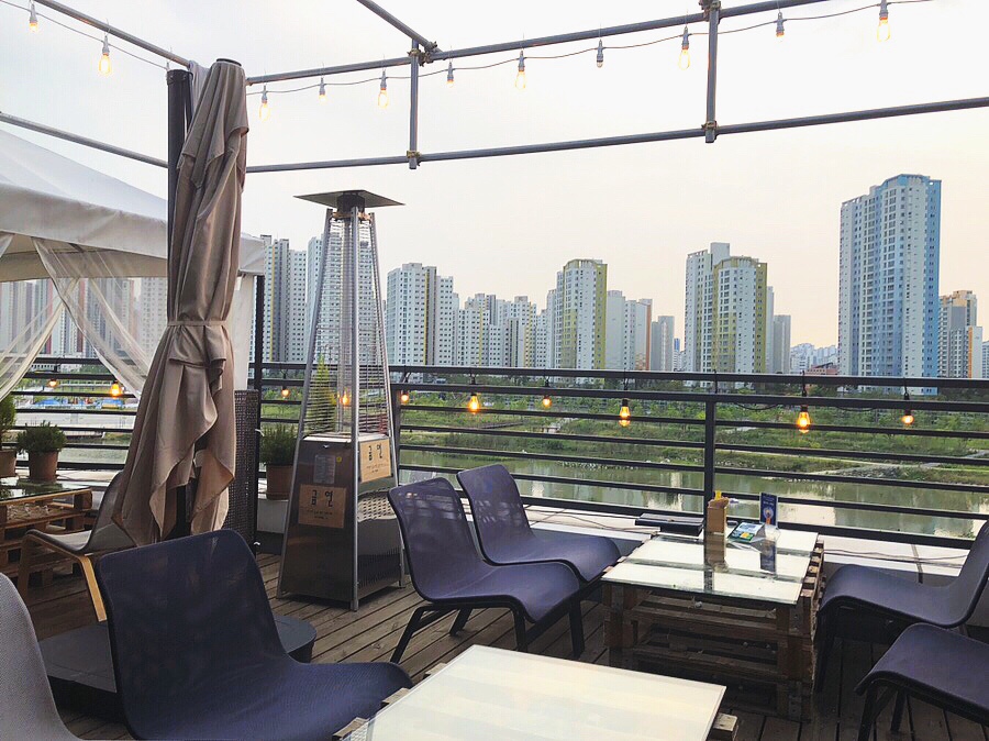 door to the terrace(도어 투더 테라스) 이미지