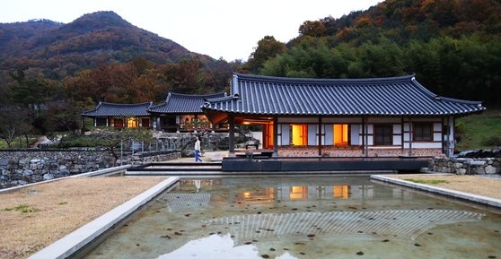 완주서점 이미지
