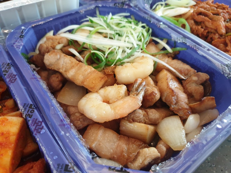 꼬꼬방집으로삼겹 이미지