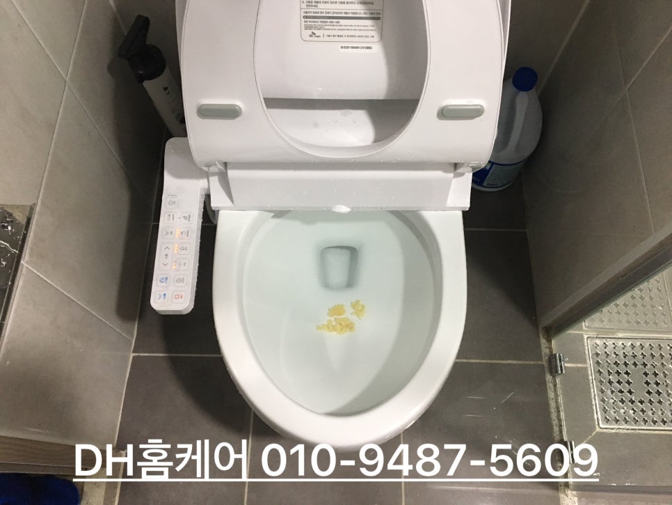 변기막힘 이미지