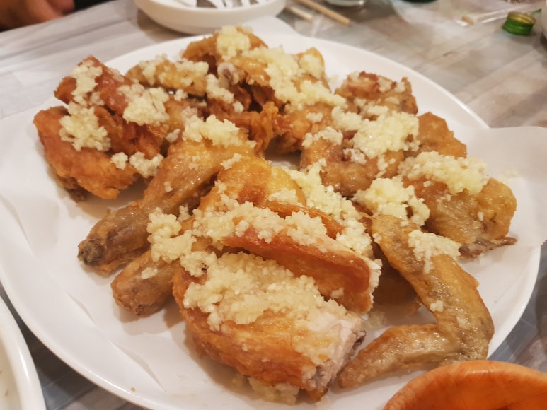 옥여사마늘통닭 이미지