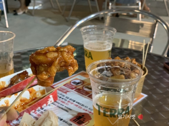 맥주먹는닭 이미지
